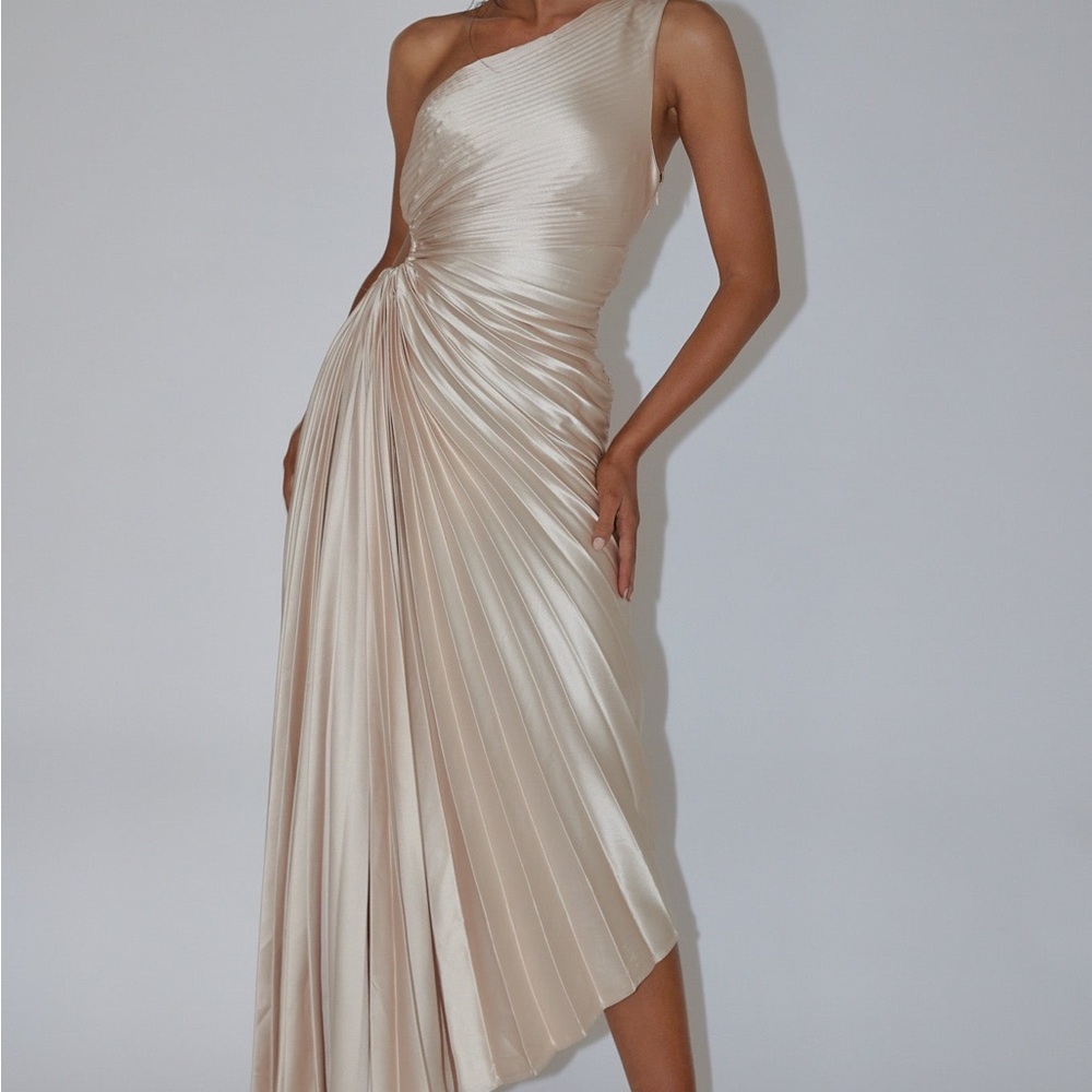 Selfie Leslie Satin One-Shoulder Dress in Champagne